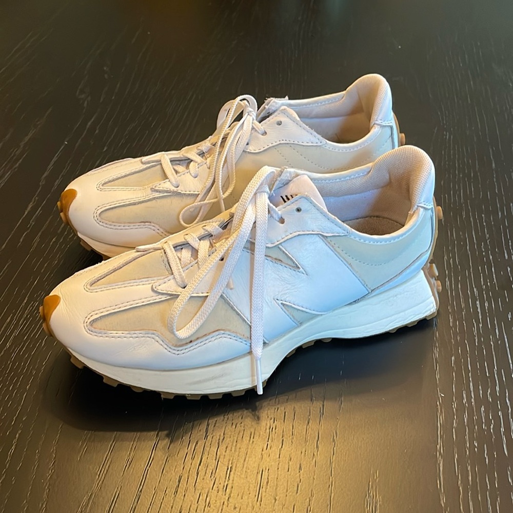 New Balance 327